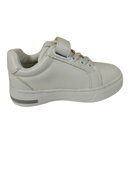 Kids shoes white